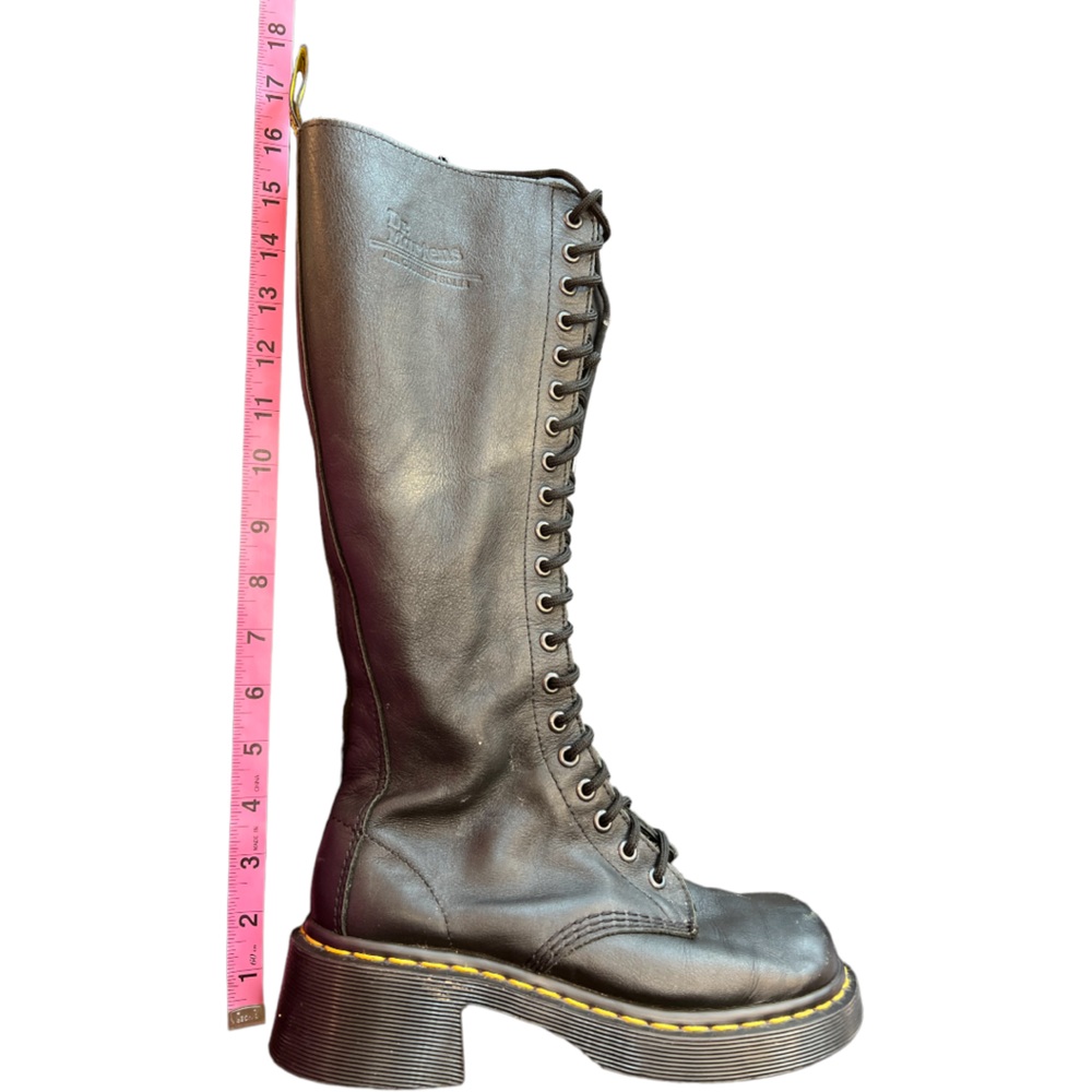Dr. Martens knee high leather black boots size US 6. Side zip, 2” heel. - Picture 3 of 8